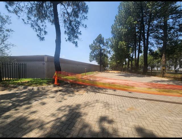 7,235M² WAREHOUSE TO LET IN LONGMEADOW